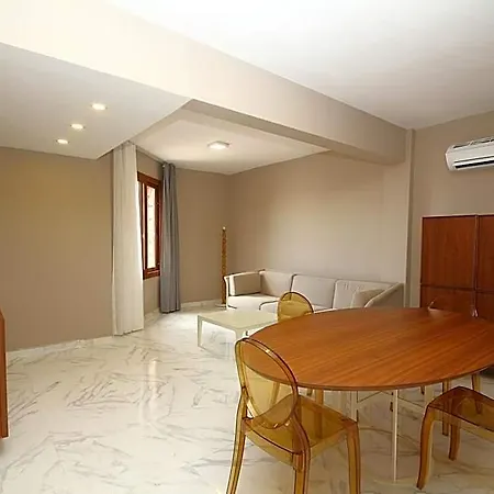 فندق Vega Aparts Giris